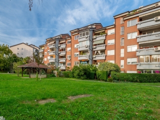 Nepremičnine Zunanjost zadaj NEPREMIČNINE